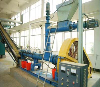 What equipment are there for oilseeds pretreatment?